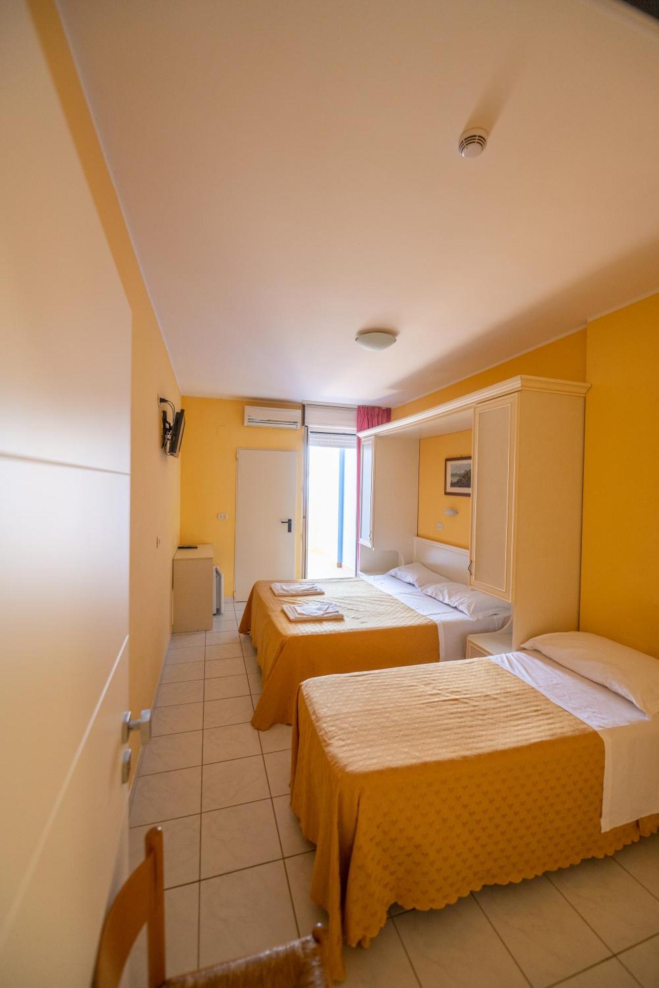 רוזטו דליי אברוצי Di Matteo Hotel מראה חיצוני תמונה