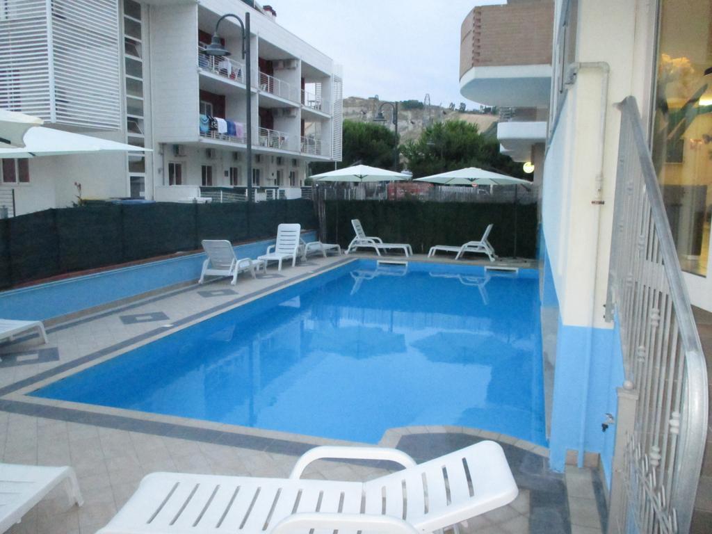 רוזטו דליי אברוצי Di Matteo Hotel מראה חיצוני תמונה
